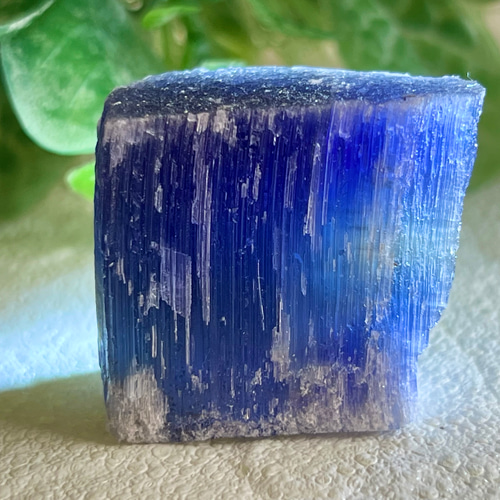 古代の海からの贈り物✨　 フランス産　ブルー ハライト 岩塩 原石 ラフストーン 古代の海からの贈り物✨ フランス産 ブルー ハライト 岩塩 原石