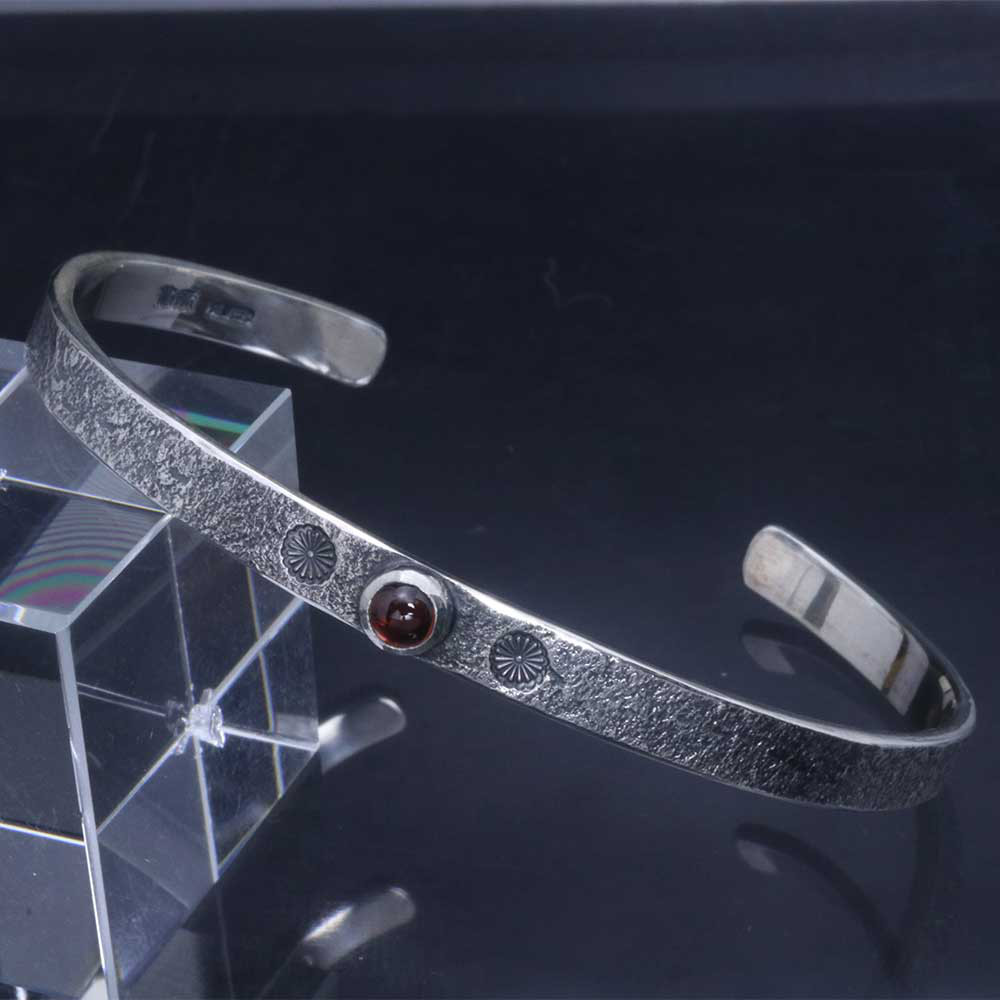 バングル メンズ 岩石 菊紋 平打ち バングル 天然石 菊紋 菊の紋章 シルバー サイズ S/M/L B-105