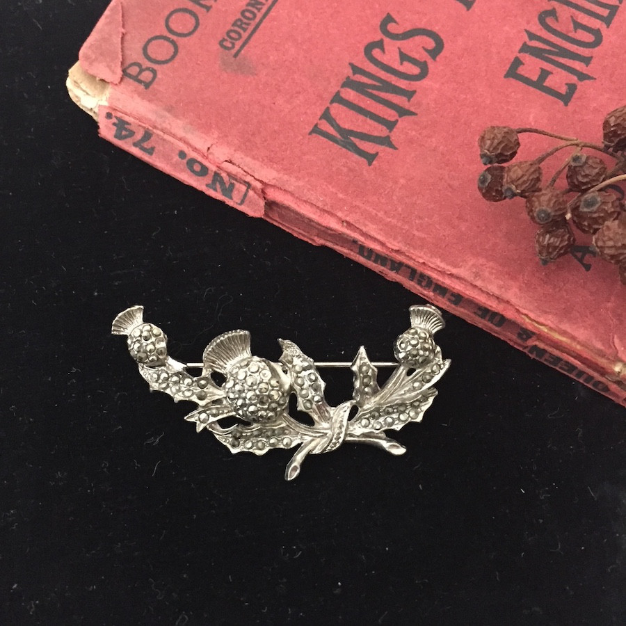 アンティークアザミブローチ イギリス製　シルバー　プレゼント　贈り物　スコットランドの国花