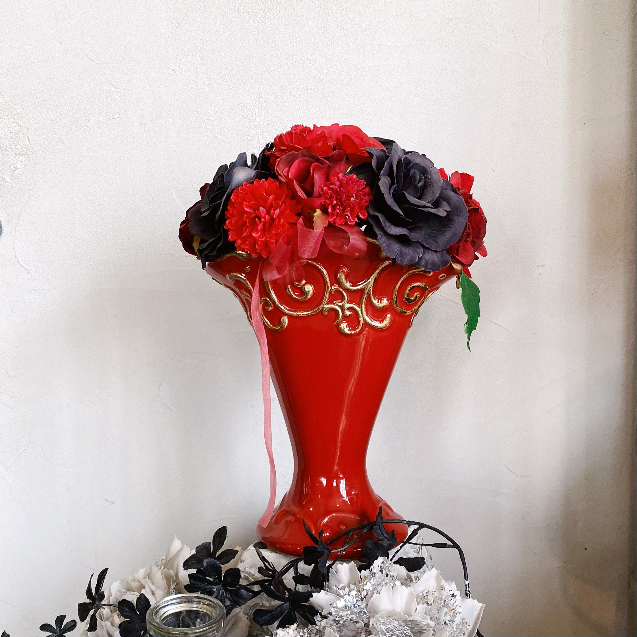 母の日にも　花瓶付き　アーティシャルフラワー　アレンジメント　花束　赤色　カーネーション