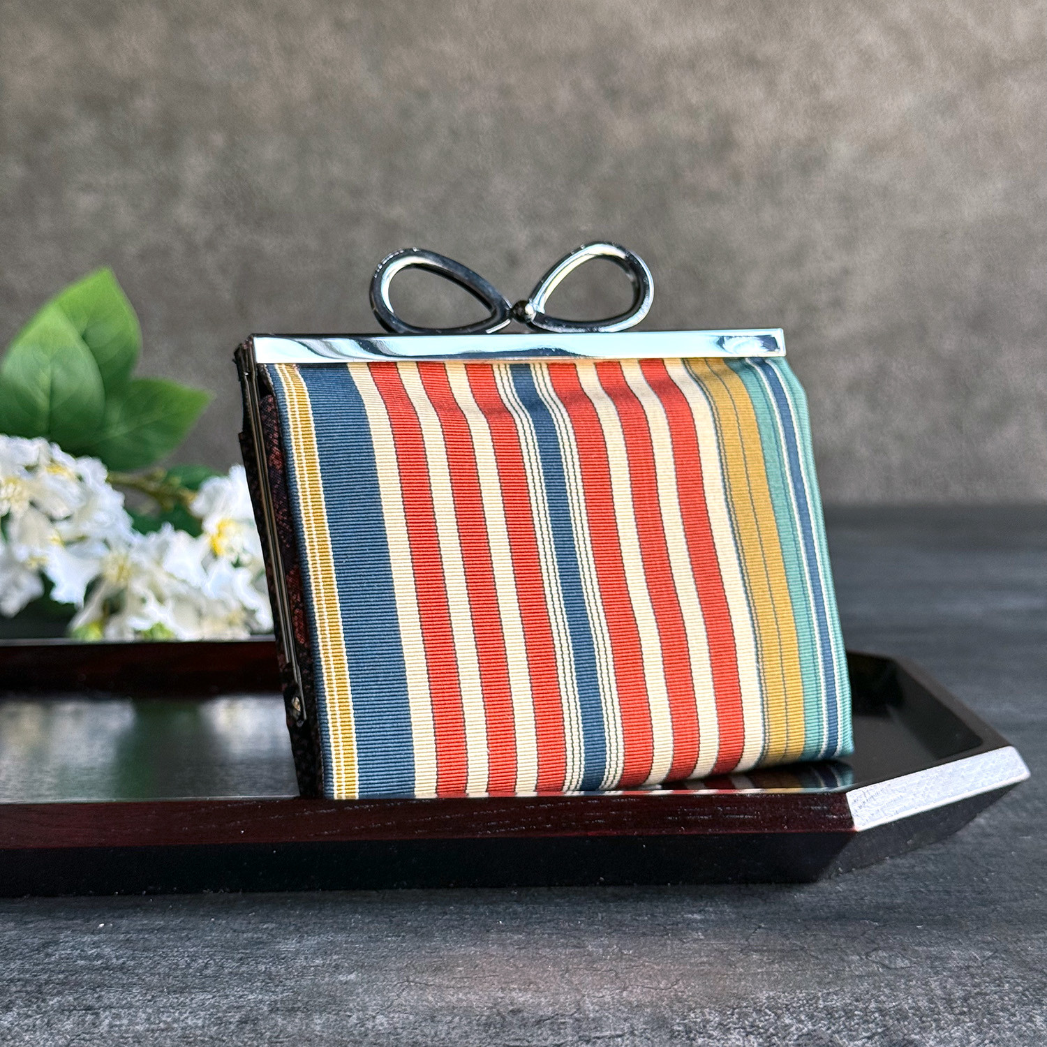 《赤富士縞》お札を折らない二つ折りスリム財布〈正絹・着物帯リメイク〉