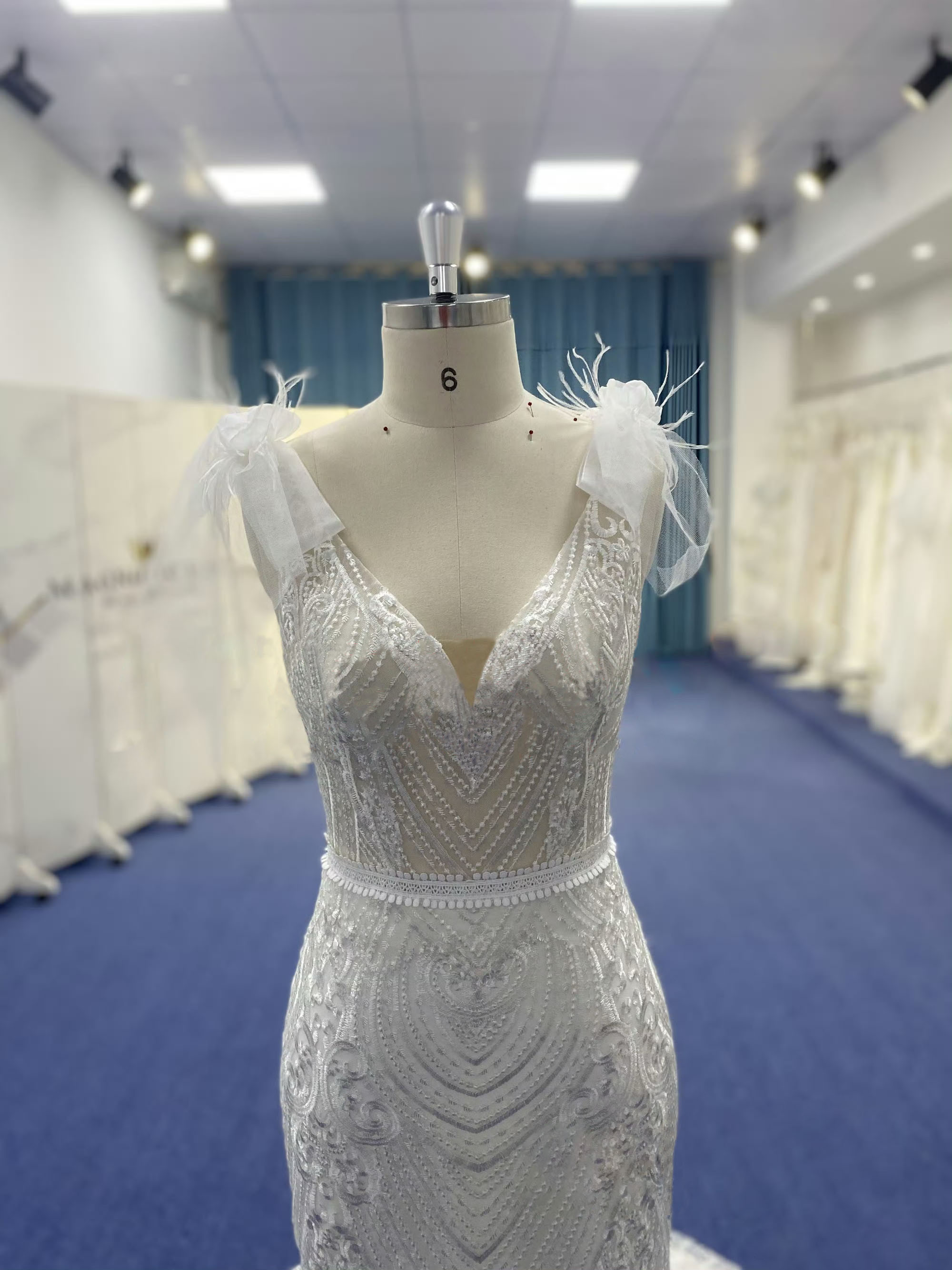 高級感溢れる！マーメイドドレス　ファスナー　サイズオーダー可能　優雅　キラキラ　クイーンアンネック　白　背中空き挙式花嫁