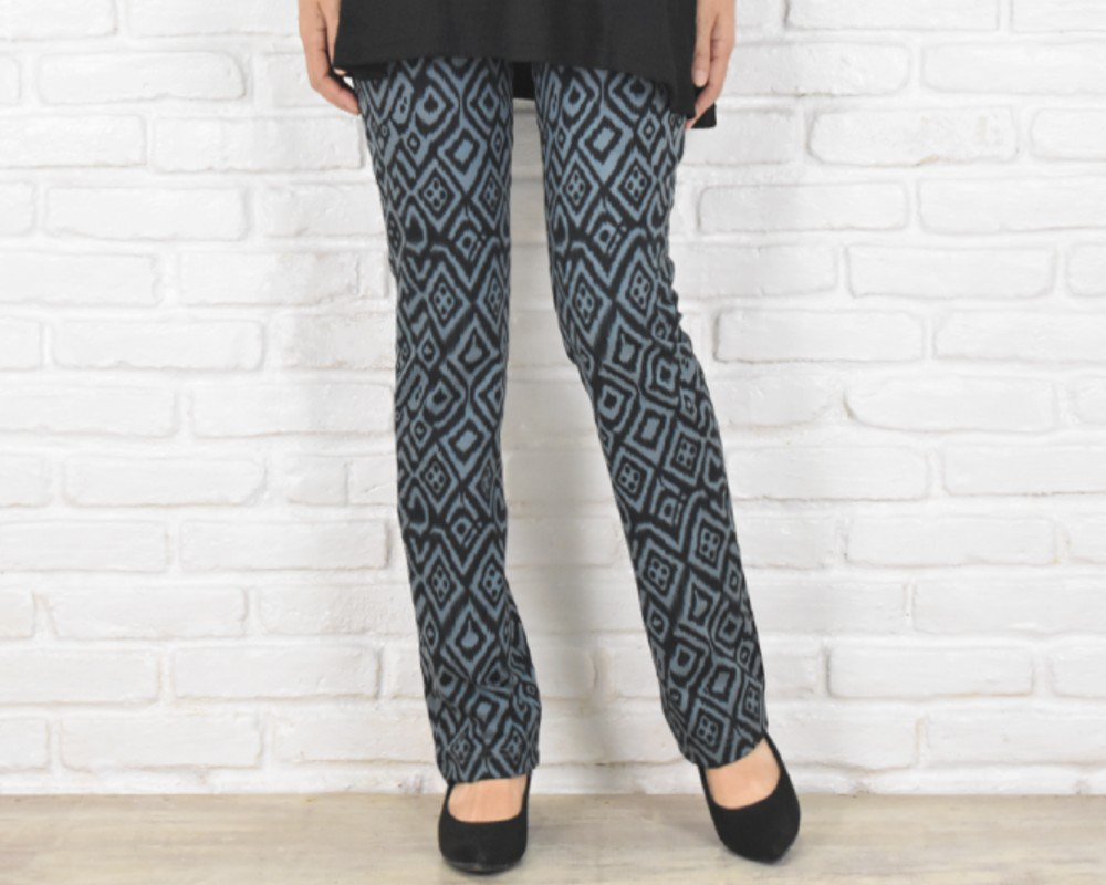 【大きいサイズ】驚きの穿き心地！おしゃれなイカット柄！ストレートストレッチロングパンツ　グレーブラック