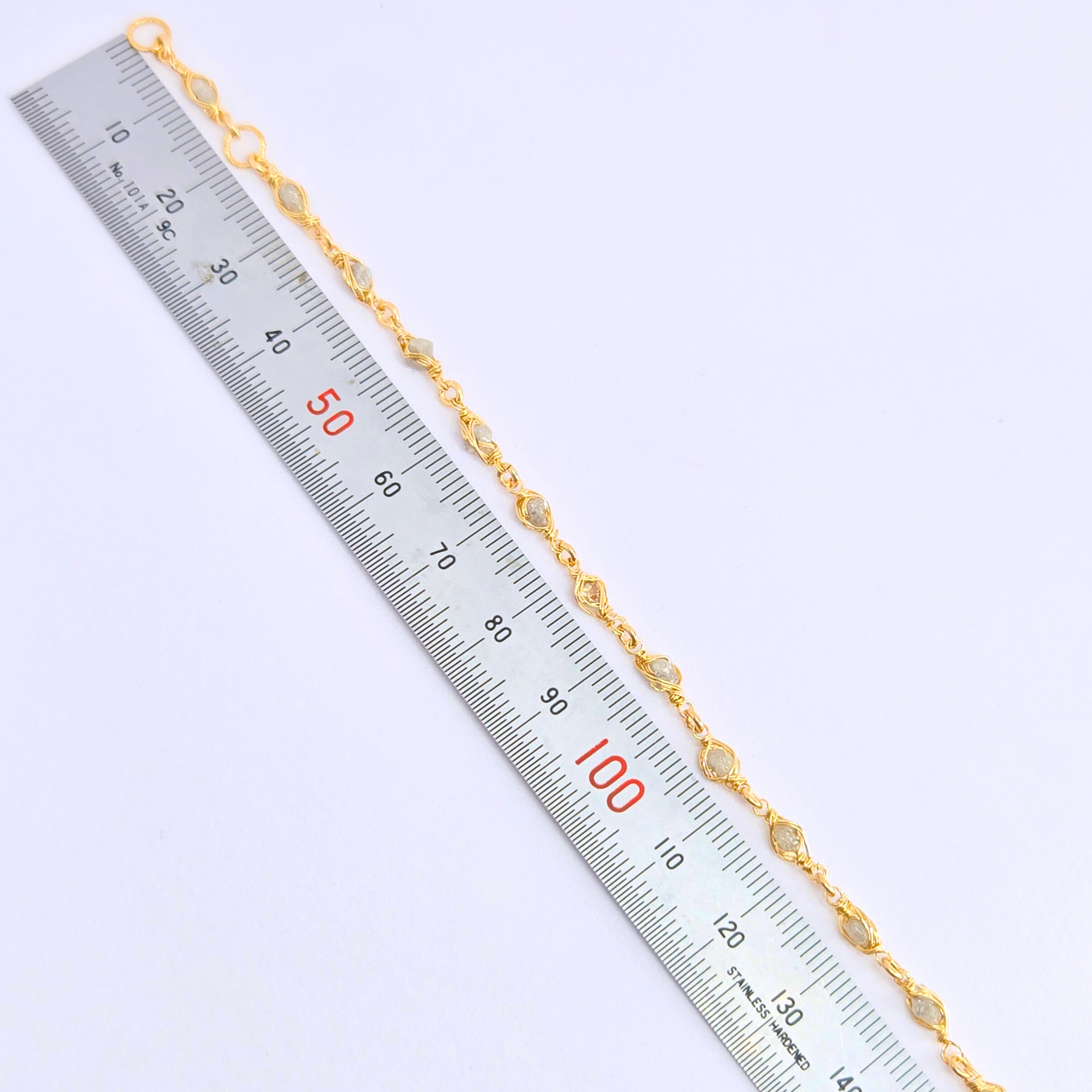 4月の誕生石　ラフダイヤとブラウンダイヤの14KGF（ゴールドフィルド）ワイヤーラッピングブレスレット