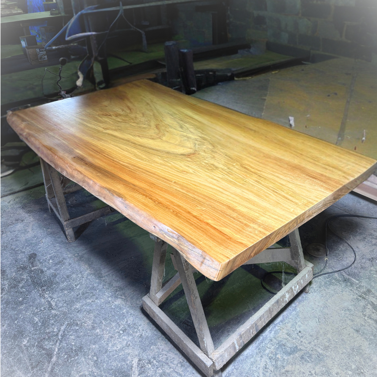 楠・中杢　一枚板ダイニングテーブル