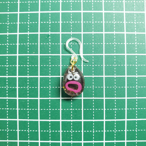 No.1566-E キャラクター☆くちびるモンスター☆ピアス・イヤリング  