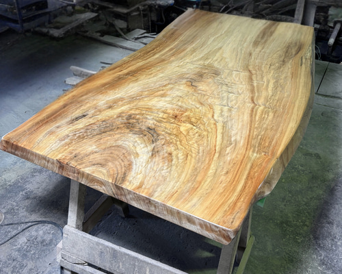 2楠　楠の木　赤楠　１枚板　テーブル　天然乾燥　ＤＩＹ　ハンドメイド 3694_1_expand.JPG