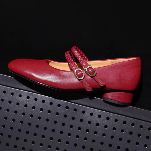 ロングシーズン活躍するマストハブの1足です。パンプス ローヒール 母趾にやさしい美パンプス メリージェーンシューズ 本革 3枚目の画像