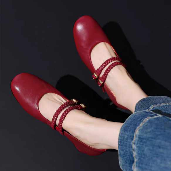 ロングシーズン活躍するマストハブの1足です。パンプス ローヒール 母趾にやさしい美パンプス メリージェーンシューズ 本革 1枚目の画像