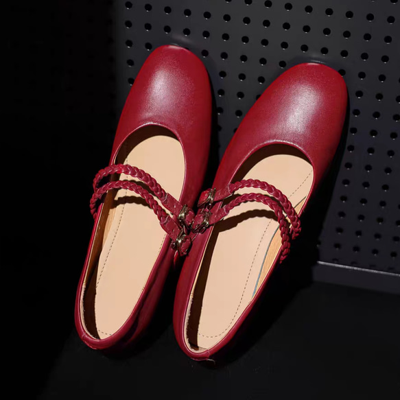 ロングシーズン活躍するマストハブの1足です。パンプス ローヒール 母趾にやさしい美パンプス メリージェーンシューズ 本革 10枚目の画像