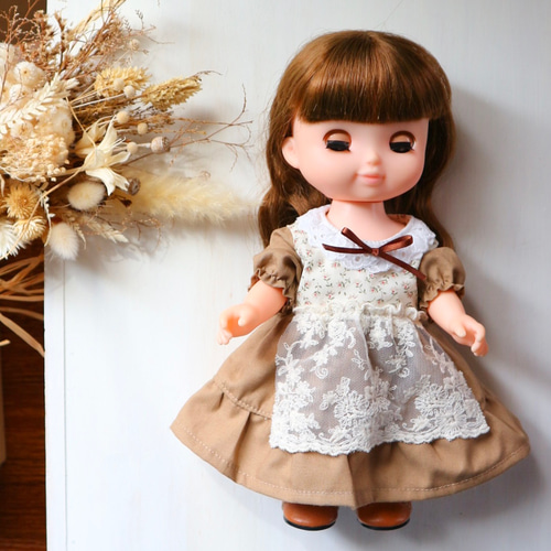花柄ドレスの茶色いぬいぐるみ 26cmドール服 ぬいぐるみ服 小花柄カントリーワンピース ソランちゃん