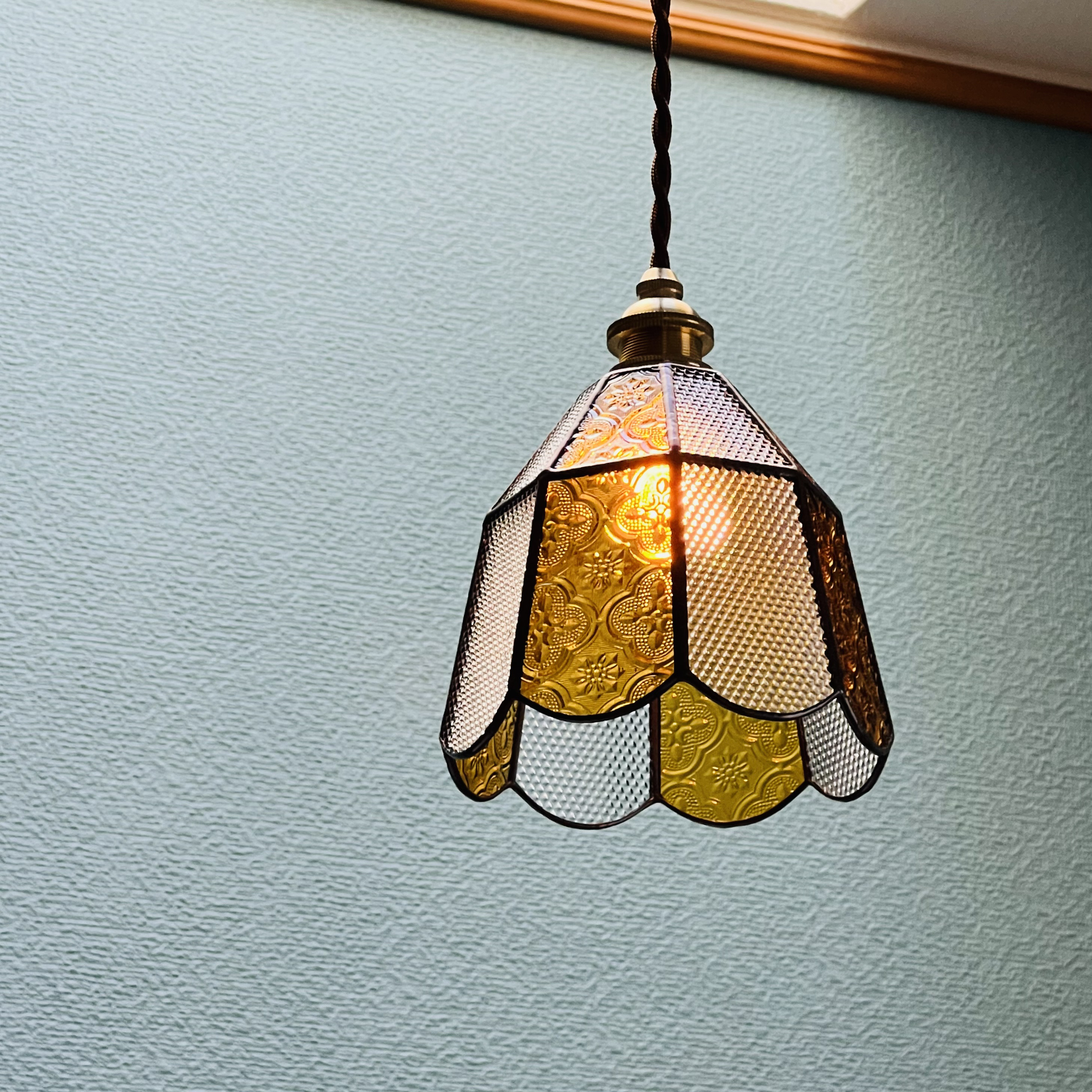 ステンドグラスペンダントライト ✨ classical  amber ✨