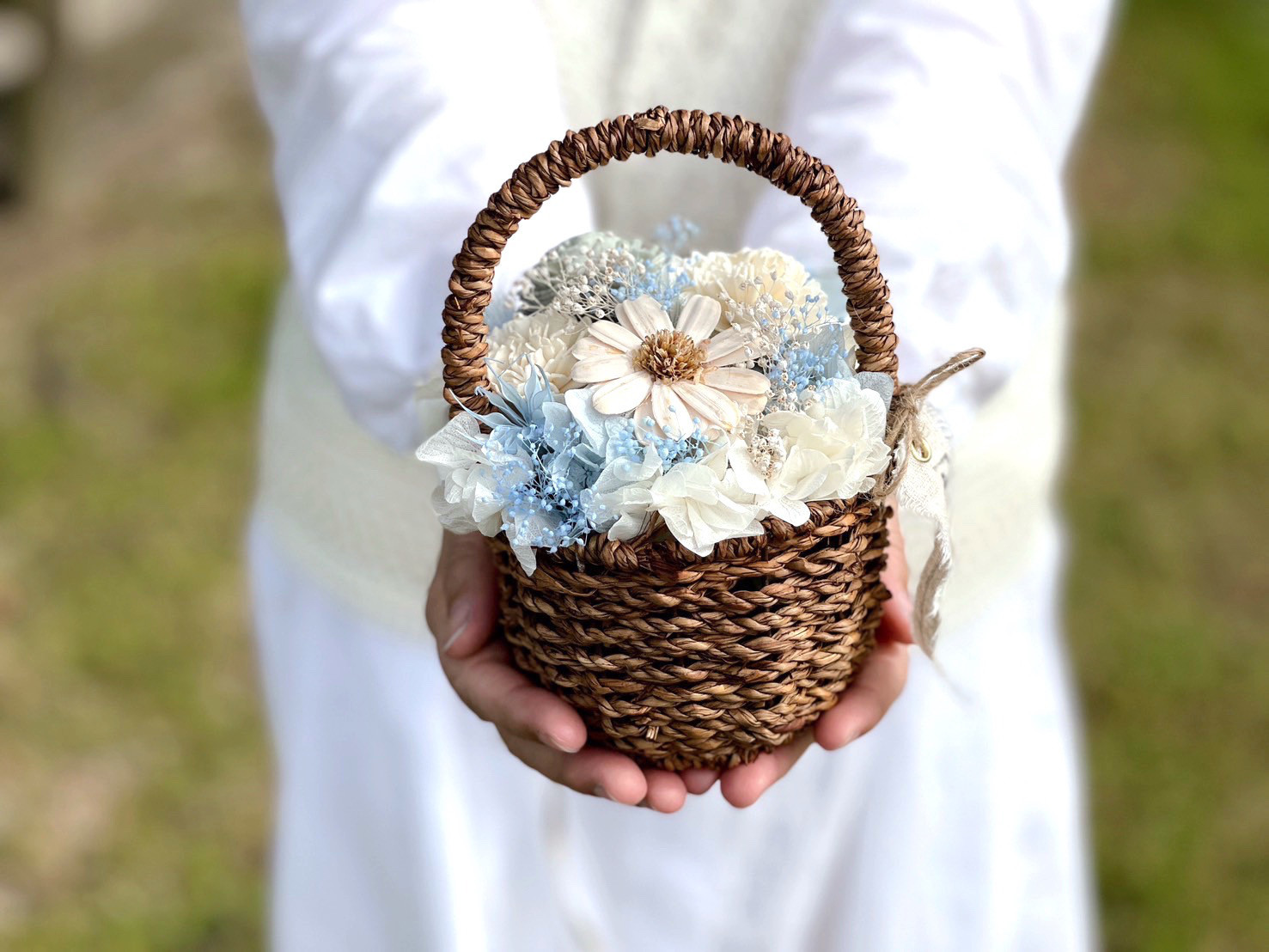 母の日　プリザーブドフラワー　フラワーバスケット　母の日ギフト　イエロー　カーネーション