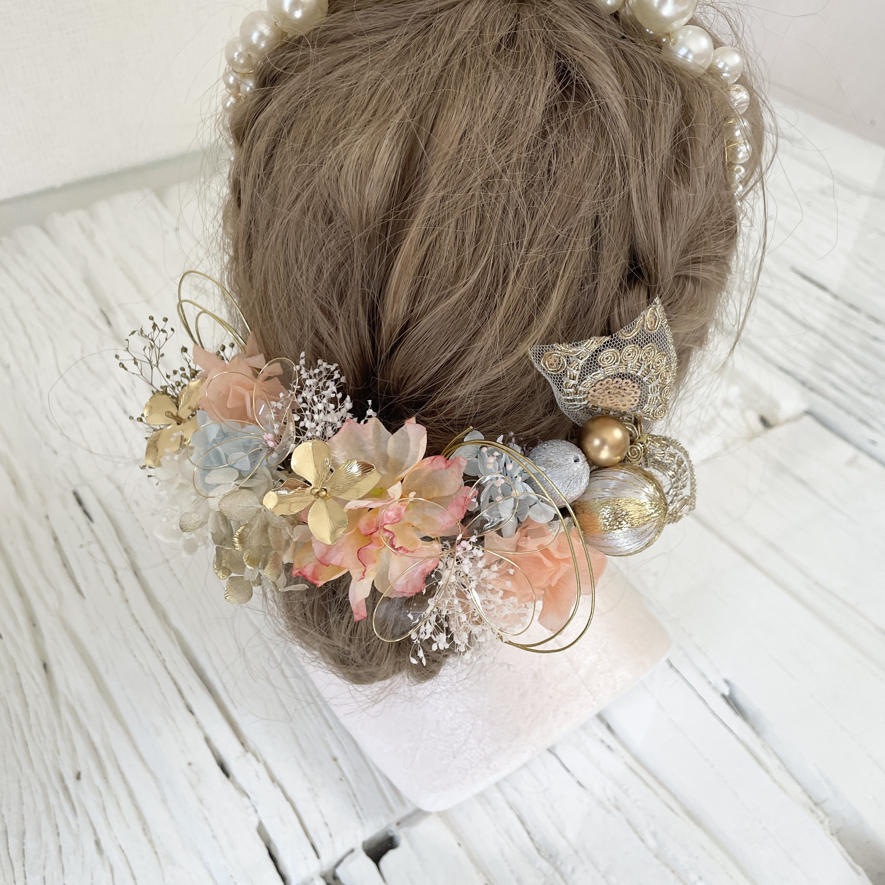 和装髪飾り　水引×金箔×カチューシャ　サーモンピンク