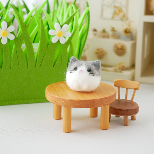 ふわもち猫ちゃんマスコット｜羊毛フェルト・サバ白・手のひら
