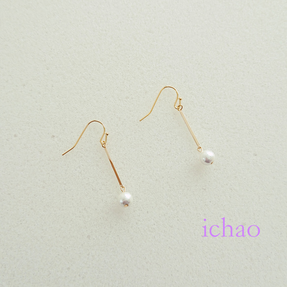 在庫セール☆高品質‼️24kgpフック×24kgpゴールドバー×コットンパールのシンプル大人ピアス 2枚目の画像