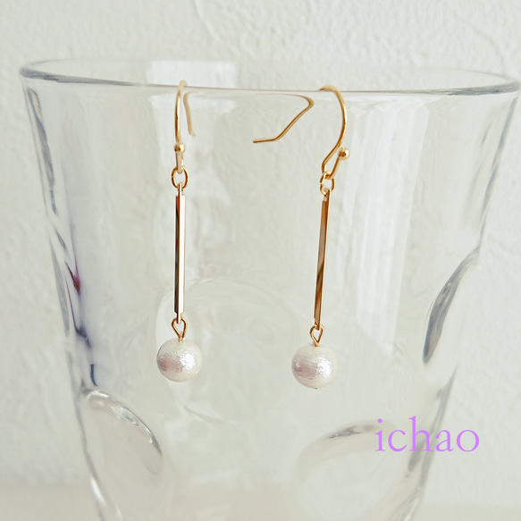 在庫セール☆高品質‼️24kgpフック×24kgpゴールドバー×コットンパールのシンプル大人ピアス 1枚目の画像