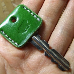 小さいハートのキーホルダー 青xピンク キーリング 革工房Way