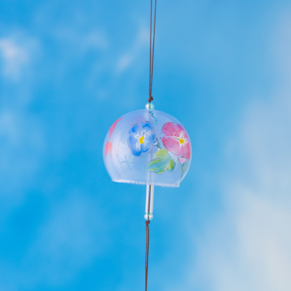 ガラス風鈴＊金魚＆朝顔＊青背景［ID：C13047-1］ 風鈴 千花 -Chibana