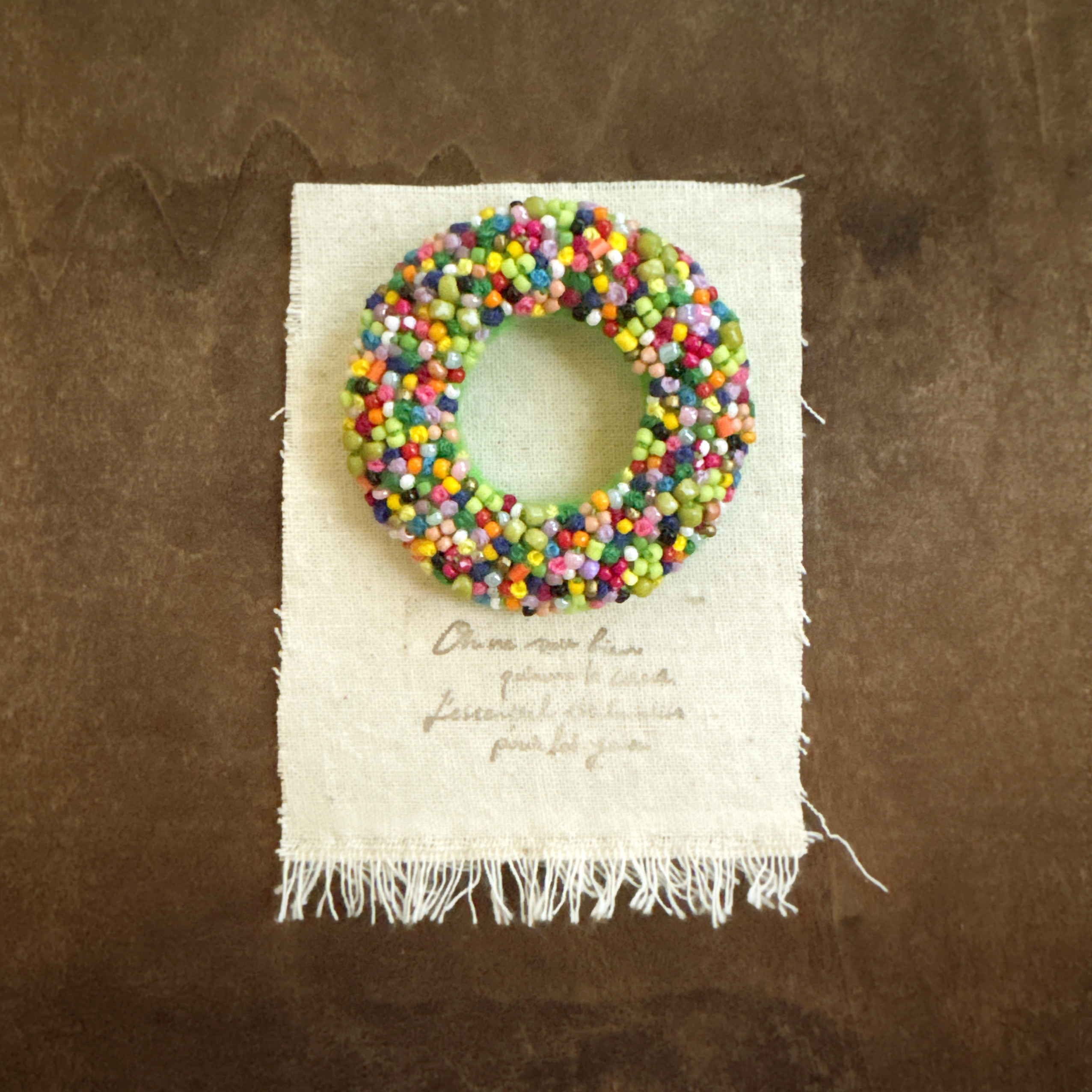 【送料無料】creema限定 1点もの✴︎刺繍とビーズのつぶつぶブローチ