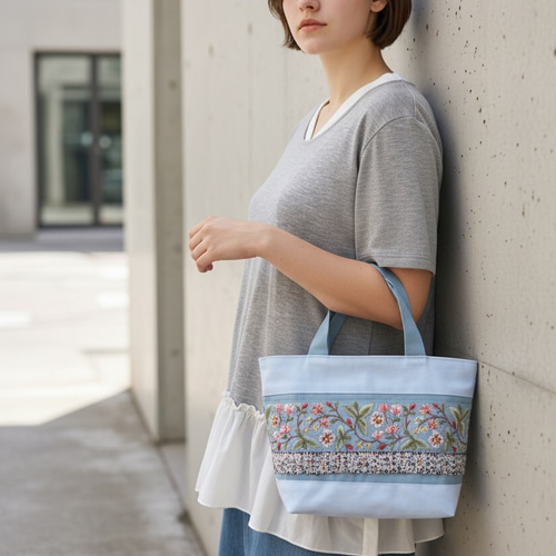 晴れやかブルー/インド刺繍×キラキラツイード 帆布◇トートバッグ