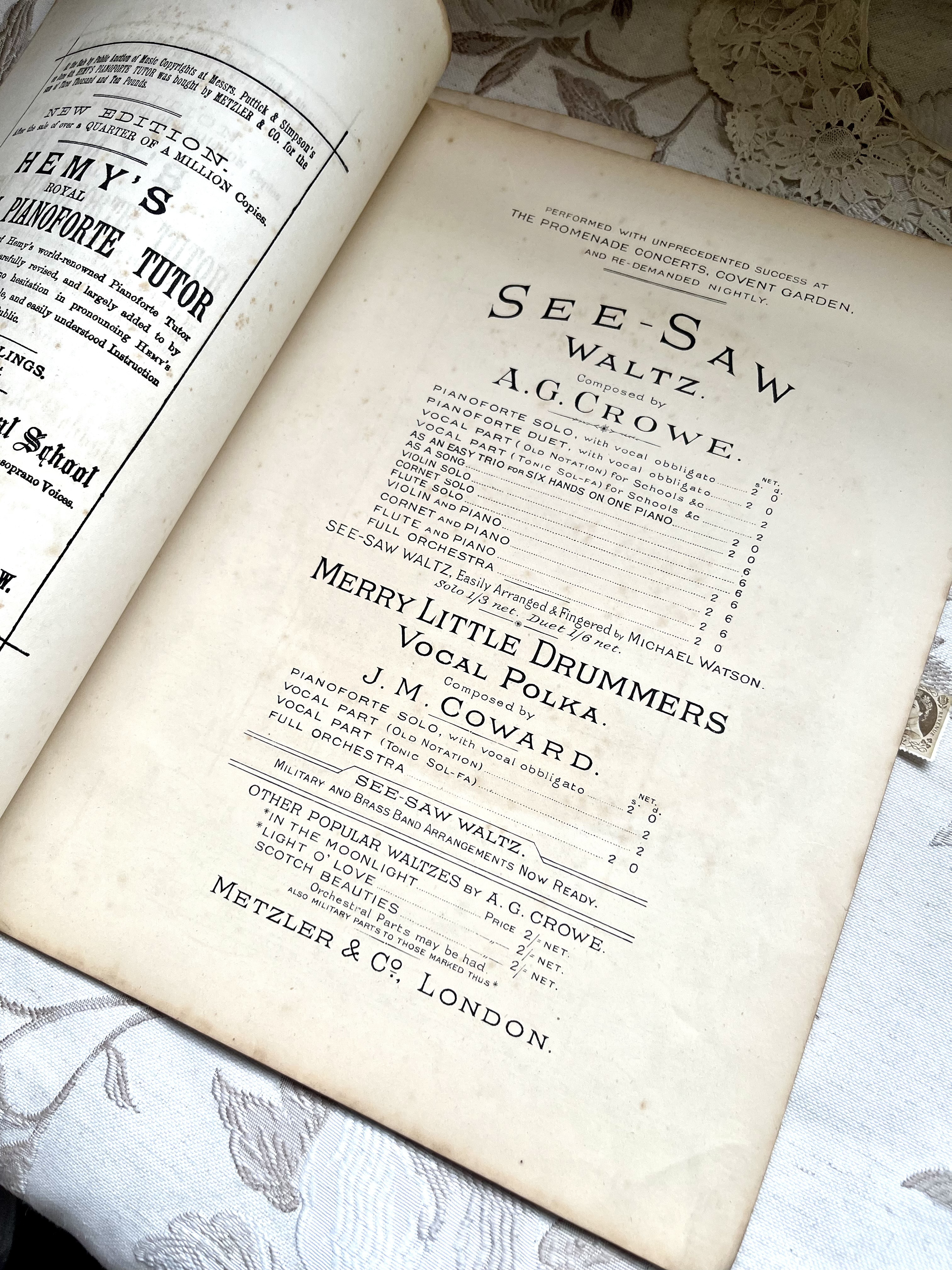 英国で出会った♪1880年代 アンティークの大判の楽譜　「SEE-SAW WALTZ 」8枚16ページ