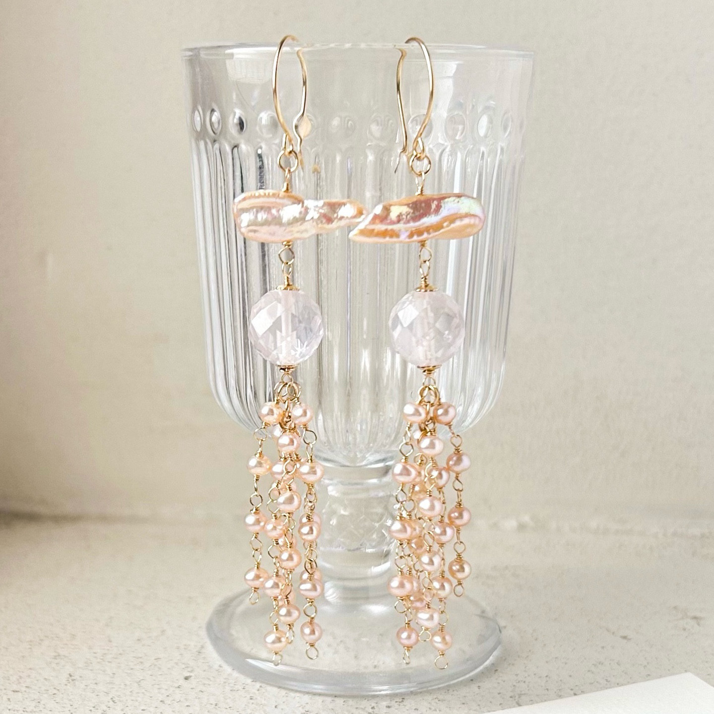 《春暁》淡水パールとローズクォーツのフリンジロングピアス　14KGF