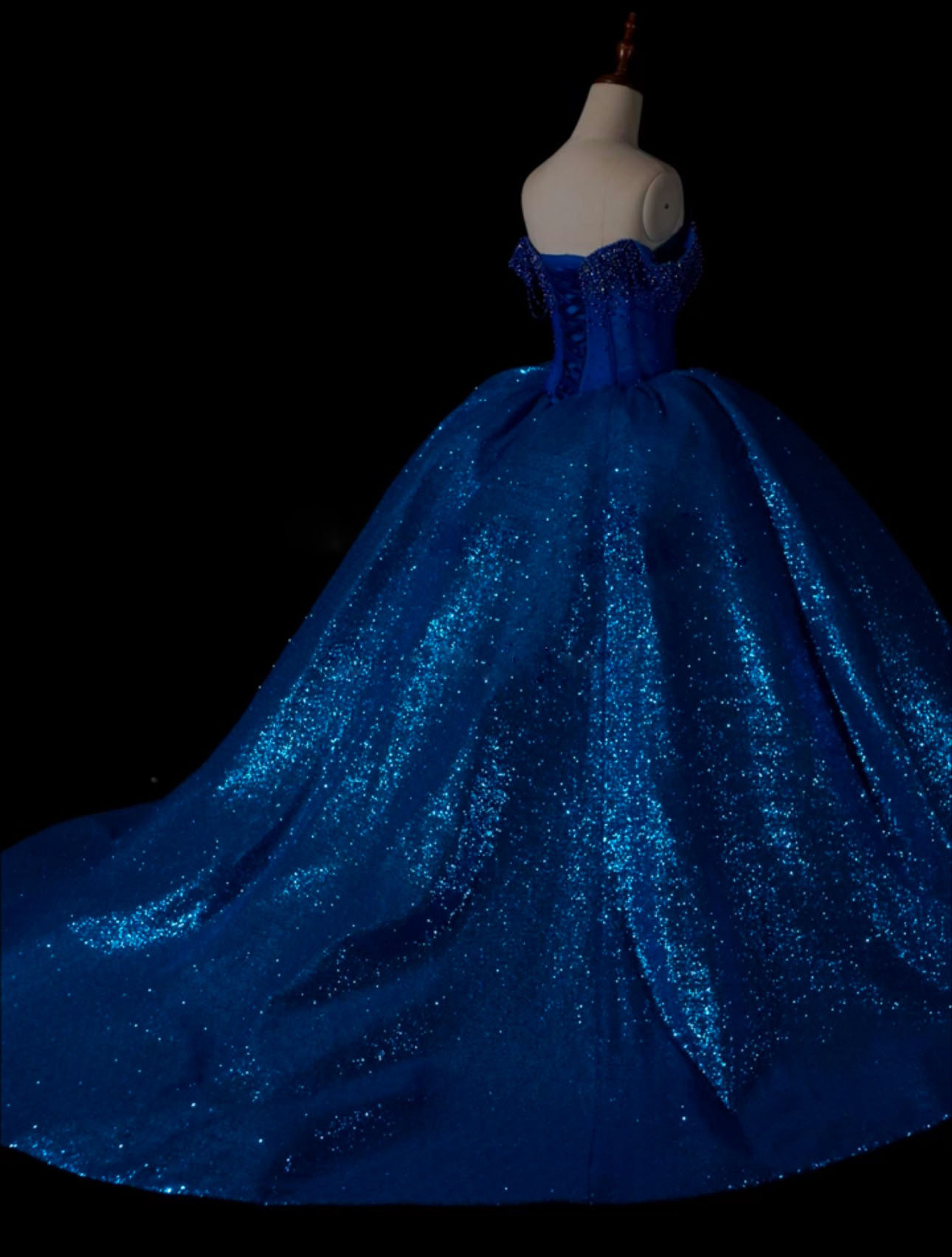 瑠璃色　二の腕を隠せる　ウェディングドレス　たっぷりビーズ　ブルー　高品質保証　激安前撮り写真屋スナジオ　ブライダル花嫁