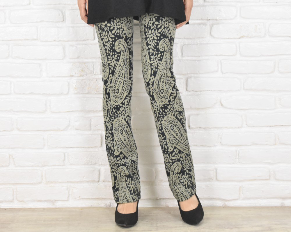 【大きいサイズ】驚きの穿き心地！ペイズリー柄ストレートストレッチロングパンツ　オリーブ