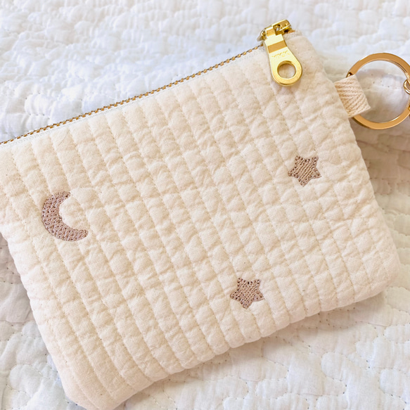 月と星　nubiアイボリー×スキンベージュ　ダブルファスナー　コインケース　ミニポーチ　ヌビ 財布　刺繍 　大人可愛い 4枚目の画像