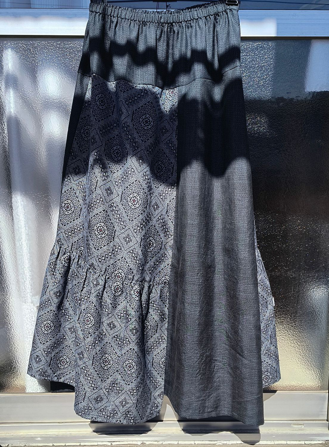◇★□正絹古布・藍大島、割り込み絣＋亀甲絣からリメイク、裾ランダム　斜め接ぎスカート