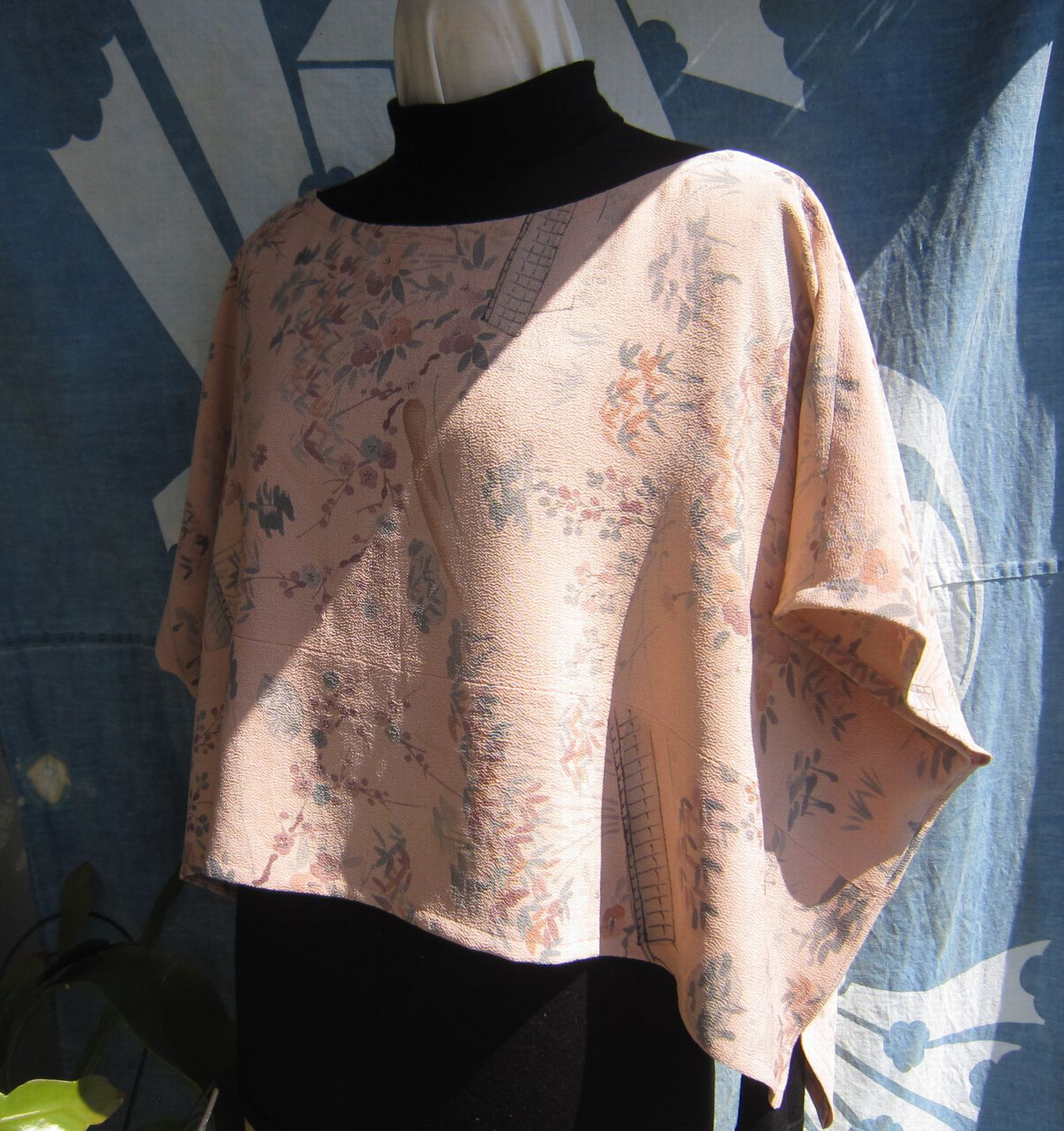 ◇★□正絹古布・縮緬からリメイク、サーモンピンク可愛い色　オーバーTOP重ね着