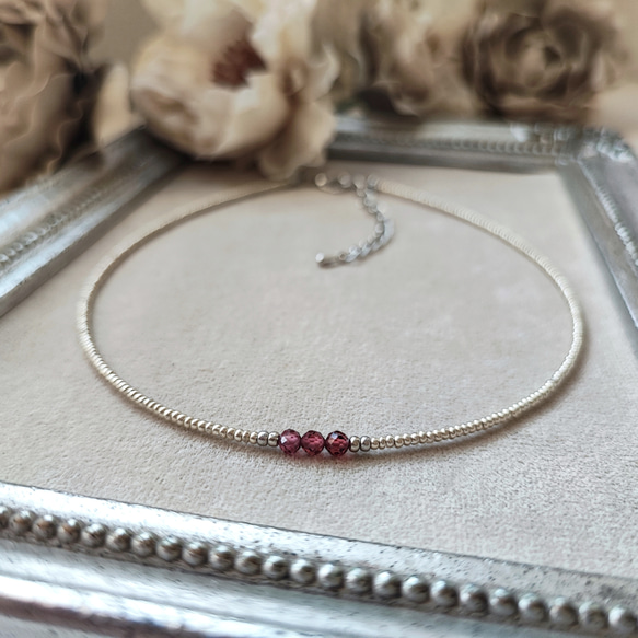 とても小さなシャンパンガーネットの３粒チョーカー（マグネット金具へ変更可能です） 3枚目の画像