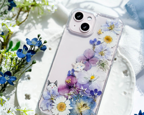 Floral Whispers - 花たちと猫のささやき 押し花スマホケース 全機種