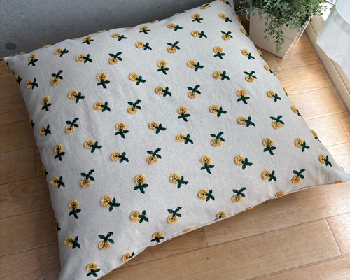 送料込み　新品　座布団カバー　10点　10枚　セット　刺繍　丸柄 送料込み 新品 座布団カバー 10点 10枚 セット 刺繍 丸柄