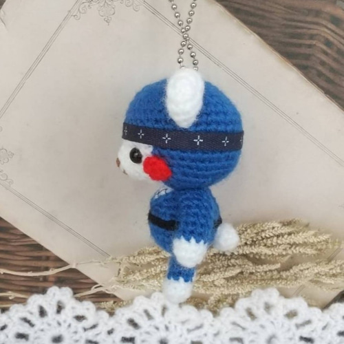 ニンニン忍者(青色)＊白クマくん＊編みぐるみキーホルダー