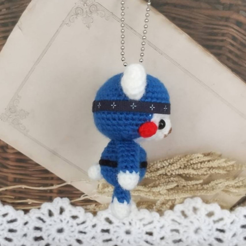 ニンニン忍者(青色)＊白クマくん＊編みぐるみキーホルダー