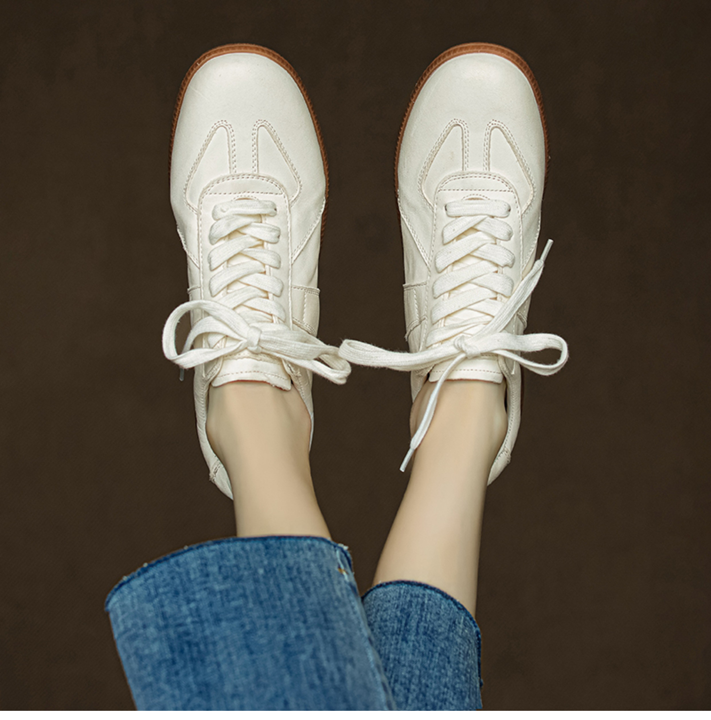 天然馬革スニーカー 上品なデザインで、カジュアルになりすぎないスニーカースタイルが完成します。オリジナル  シューズ 靴