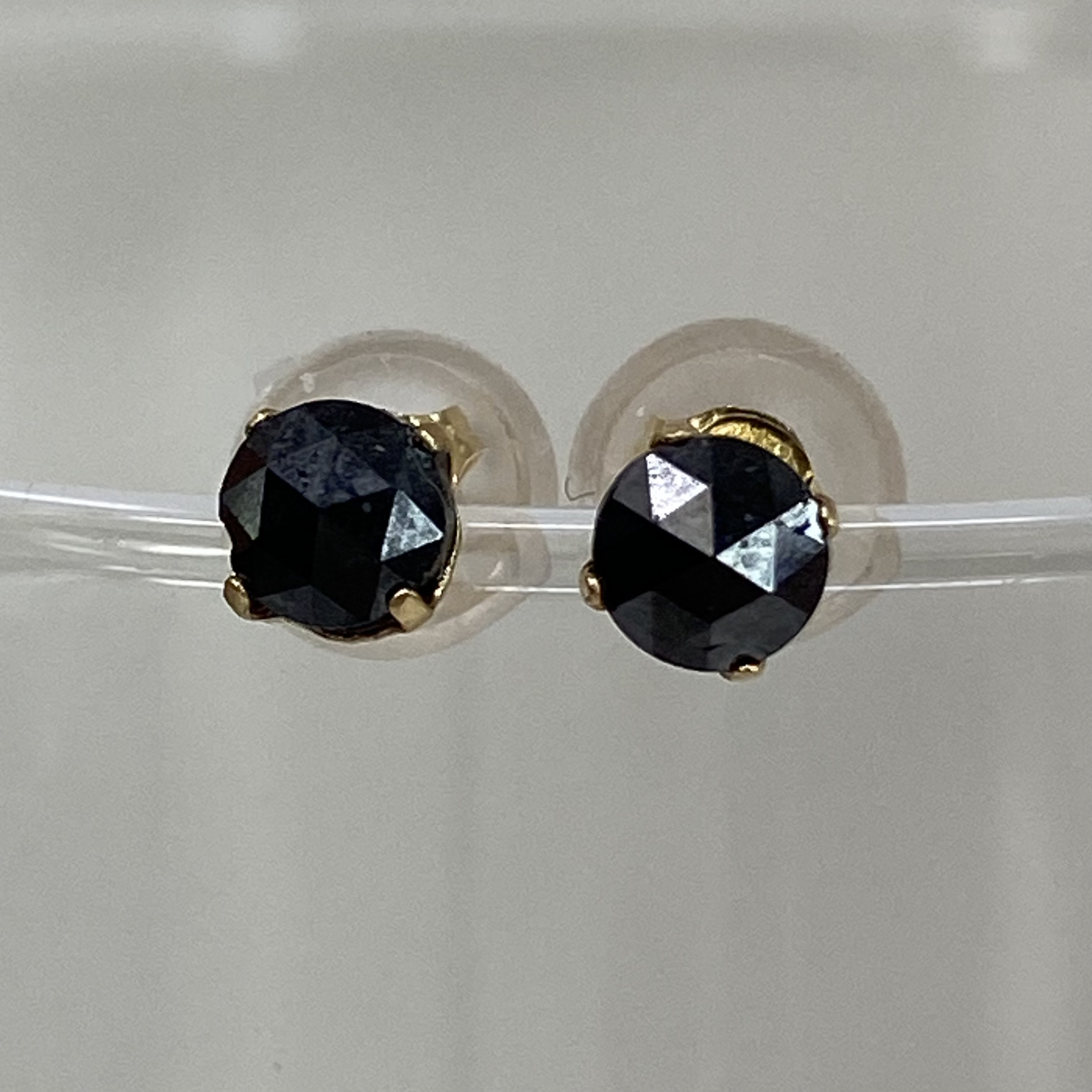 k18YG AU750 18金  天然ブラックダイヤモンド　1ペア
