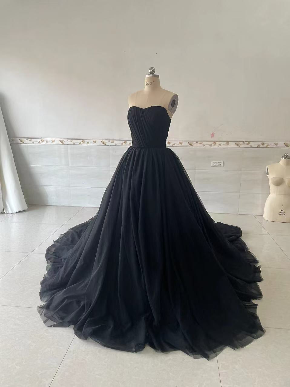 シンプル　カラー変更可能　ブラック　チュール袖なし　パーディードレス　上品　トレーン　サイズオーダー　結婚式二次会披露宴