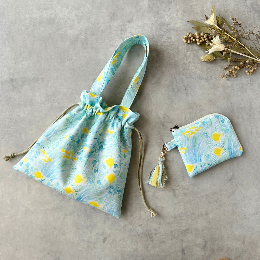 ちいさな熱帯魚のミニ巾着バッグとミニ財布のセット　裂き布のタッセルチャーム付き