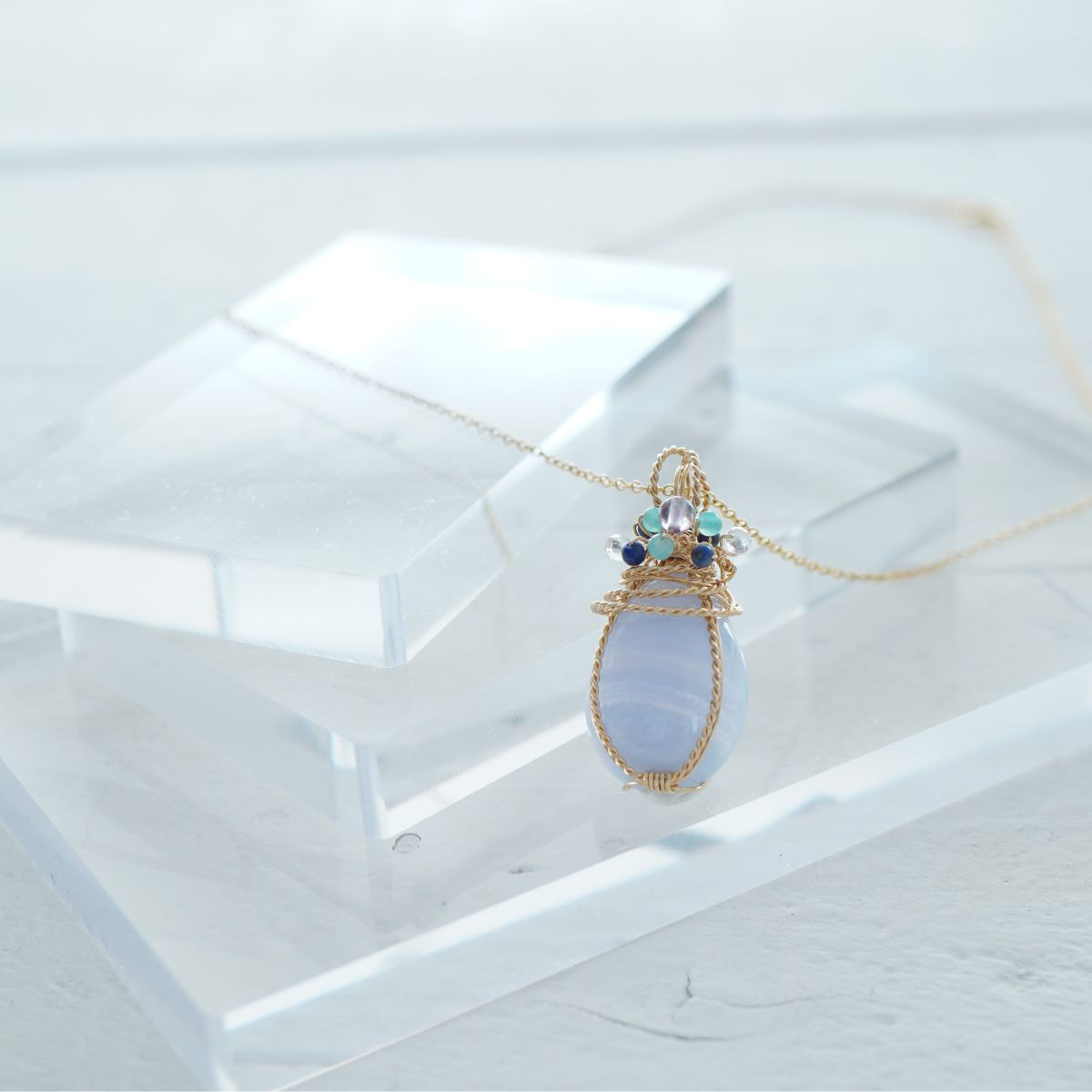 ネックレストップ ペンダントトップ 天然石 ブルーレースアゲート 金属アレルギー 14kgf 花束ブルー