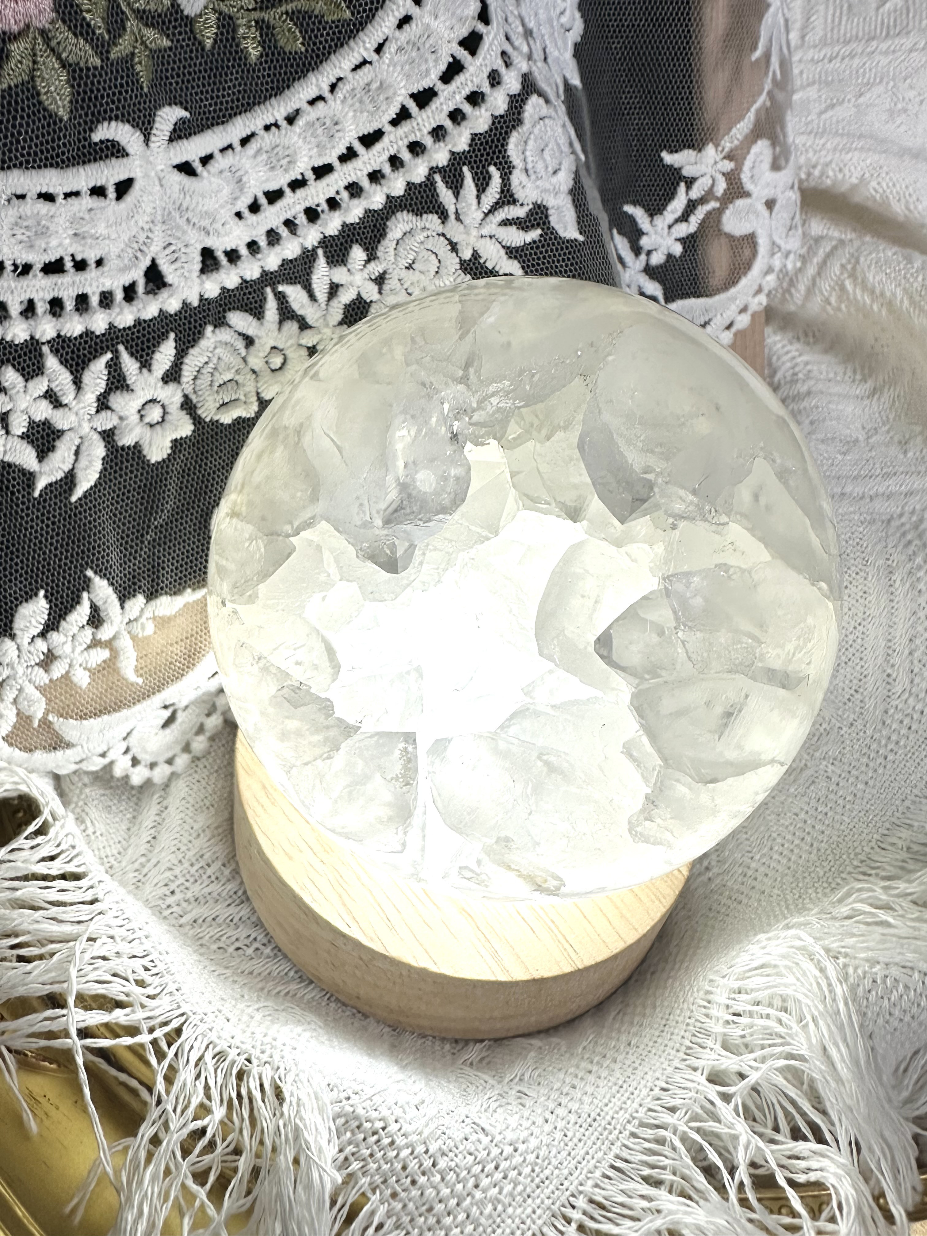 Crystal.EAA クリスタルボール スマイリングホワイトクリスタルケーブ 87mm