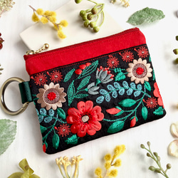 インド刺繍リボン ティッシュケース付きミニポーチ カラビナ付き レッド 9枚目の画像