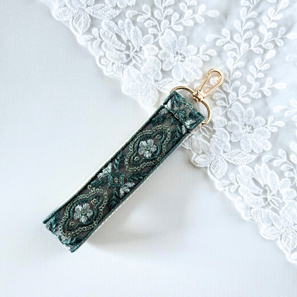印度刺繡絲帶手帶智慧型手機吊帶經典花朵 第8張的照片