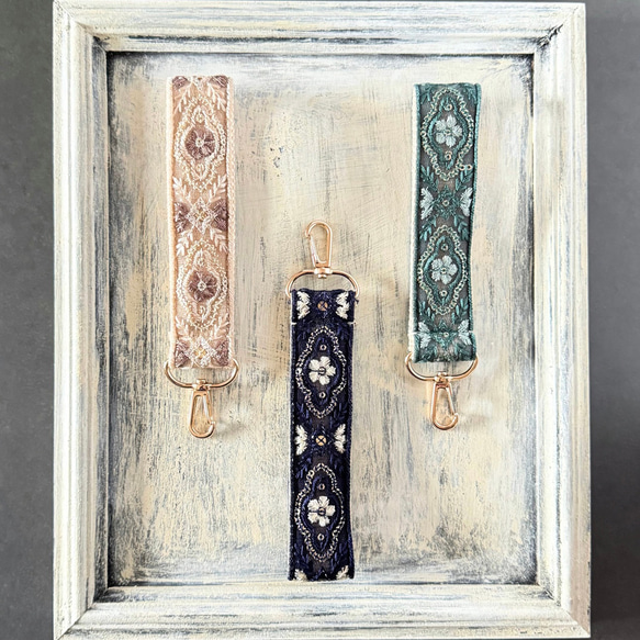 印度刺繡絲帶手帶智慧型手機吊帶經典花朵 第3張的照片