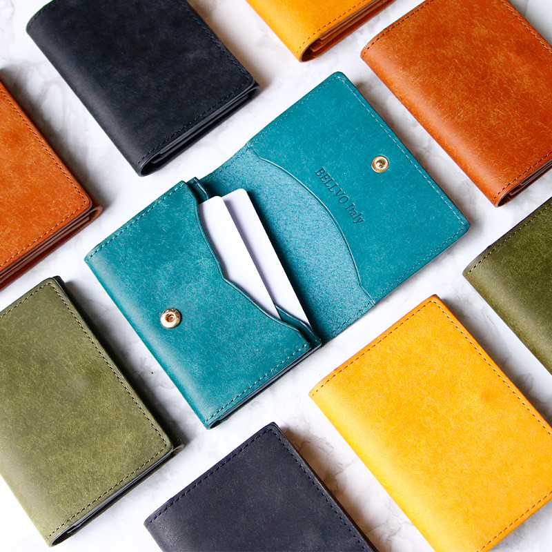 プエブロレザーを贅沢仕様 ワンランク上の名刺入れ 最大60枚収納 仕切りあり ホックあり