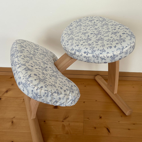 美品　バランスイージー バランスチェア リボ社 新品カバー付(ブルー) バランスラボ社 バランスチェア バランスイージー カバー 生成り