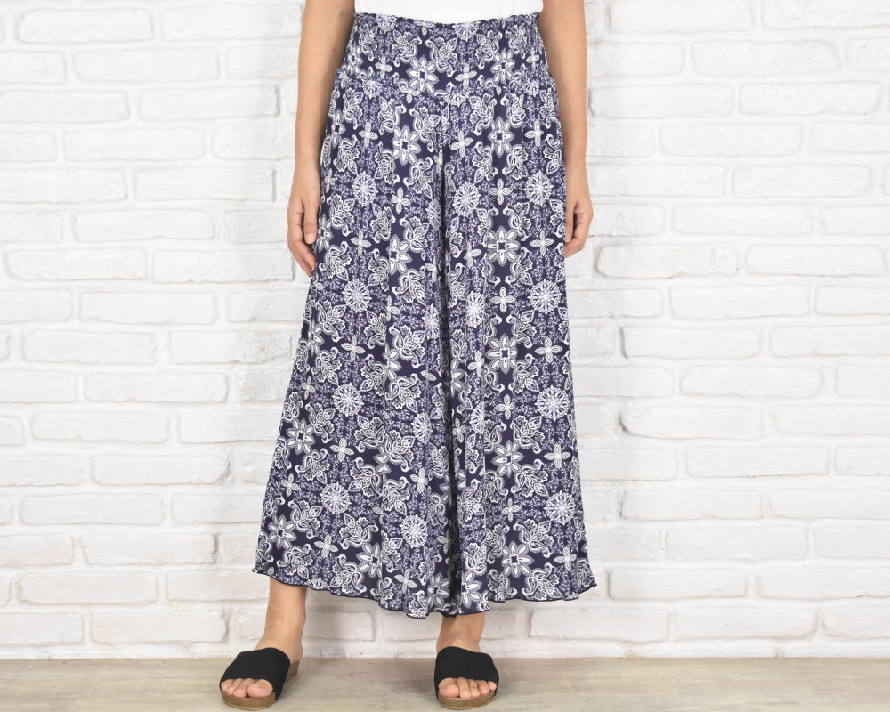 再販！オリエンタルな花柄がかわいい！暑い夏にぴったりの涼しげリラックスワイドフレアパンツ　ネイビー