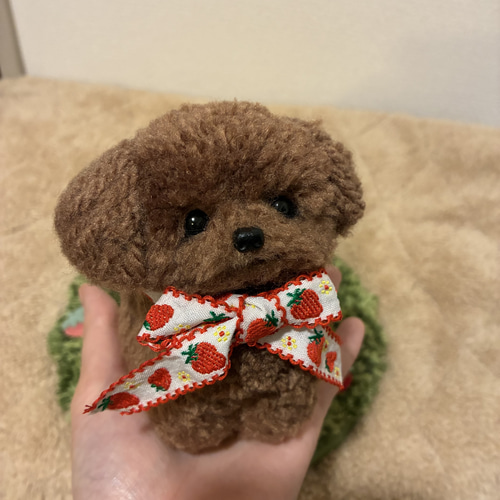 うるうるおめめのいちごちゃん＊ 毛糸ポンポン置き物マスコット トイ